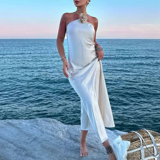 Vestido Alina - Vestido beige midi con escote halter y espalda descubierta